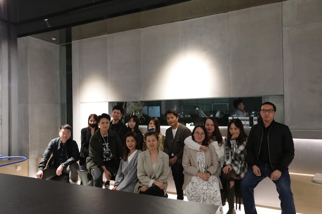 Korean Dramas: Unveiling Korean Workplace Culture for US Viewers
